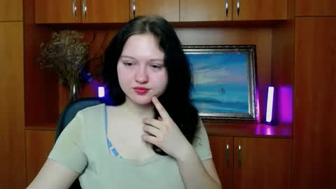 Snapshot of _foxy_lady chatting on 03/04/26, 07:03 Alice online show from 03/04/26, 07:03