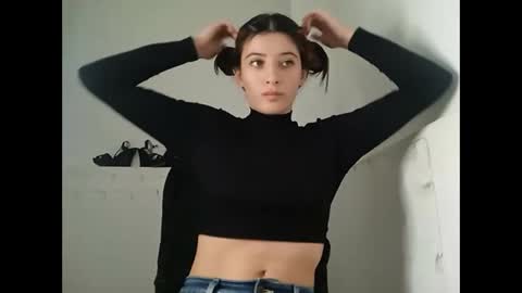 Snapshot of _genesid_dixton chatting on 01/23/25, 09:07 Mia-foster online show from 01/23/25, 09:07