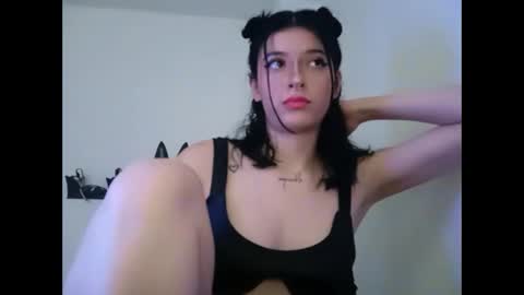 Snapshot of _genesid_dixton chatting on 02/27/25, 07:47 Mia-foster online show from 02/27/25, 07:47