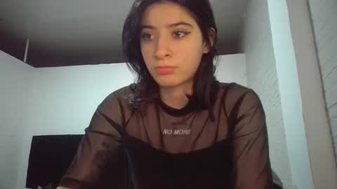 Snapshot of _genesid_dixton chatting on 12/16/25, 10:15 Mia-foster online show from 12/16/25, 10:15