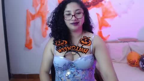 Gia Independent model online show from 10/15/25, 10:59