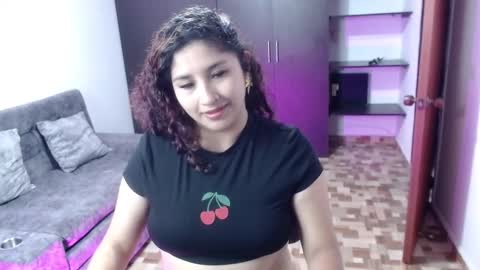 Snapshot of _gia_dior chatting on 03/04/26, 01:11 Gia Independent model online show from 03/04/26, 01:11