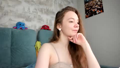 Snapshot of _ginyy_ chatting on 10/24/25, 05:04 _ginyy_ online show from 10/24/25, 05:04