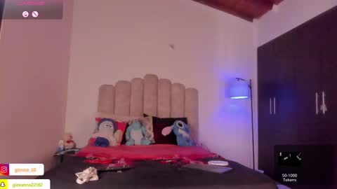 Snapshot of _giovaa_ chatting on 11/27/25, 05:26 G I O V A online show from 11/27/25, 05:26