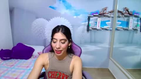Snapshot of _gold_strawberry_ chatting on 05/05/26, 10:51 _gold_strawberry_ online show from 05/05/26, 10:51