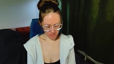 _goldilocks__ online show from 09/27/25, 07:24