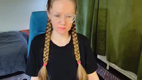 _goldilocks__ online show from 11/16/25, 04:45