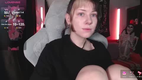 Tori online show from 11/07/25, 10:04