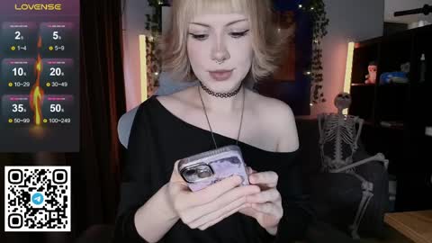 Snapshot of _gummybears_ chatting on 04/03/26, 06:33 Tori online show from 04/03/26, 06:33