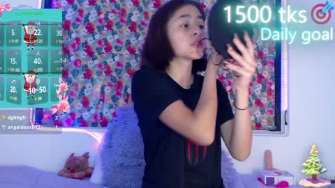 Gwen online show from 12/28/24, 06:06