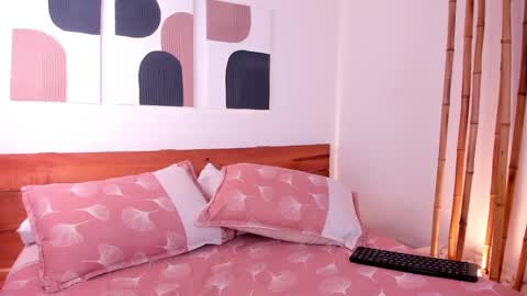 Hanna johnson online show from 01/06/25, 12:37