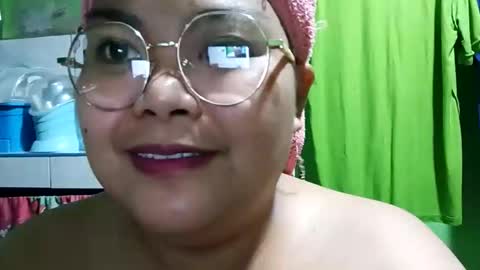 Snapshot of _hershey003 chatting on 10/15/25, 01:44 _hershey003 online show from 10/15/25, 01:44