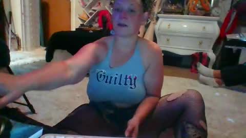 Snapshot of _hitgirly_ chatting on 03/24/26, 04:28 _hitgirly_ online show from 03/24/26, 04:28