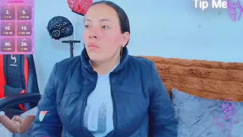 Snapshot of _honey1_ chatting on 11/20/25, 11:54 Honey online show from 11/20/25, 11:54