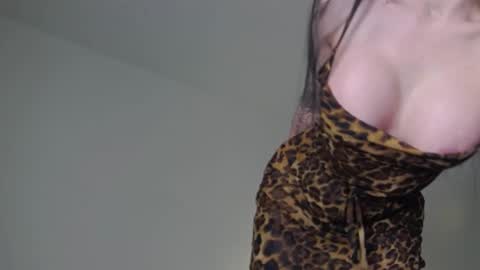 Snapshot of _iammary chatting on 02/10/25, 04:47 Mary online show from 02/10/25, 04:47