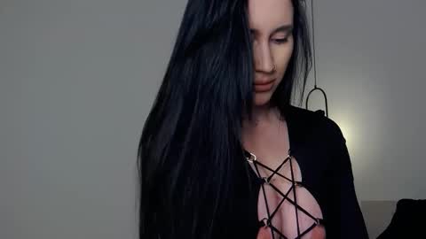 Snapshot of _iammary chatting on 02/19/25, 06:00 Mary online show from 02/19/25, 06:00