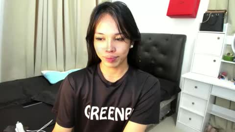 Snapshot of _imwithyou69_ chatting on 02/10/26, 11:31 yanie online show from 02/10/26, 11:31