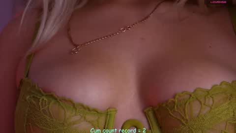 Maria online show from 12/15/25, 07:34