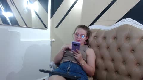 Isa online show from 01/12/25, 07:21