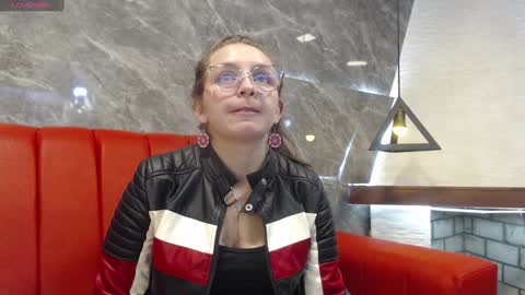 Isa online show from 01/13/25, 02:21