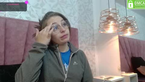 Isa online show from 02/22/25, 12:08