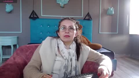 Isa online show from 09/25/25, 11:47