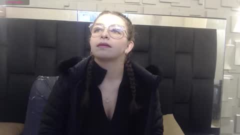 Isa online show from 01/17/26, 11:59