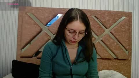 Isa online show from 06/16/26, 12:41