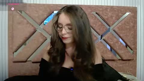 Snapshot of _isaabellaa chatting on 06/20/26, 01:14 Isa online show from 06/20/26, 01:14