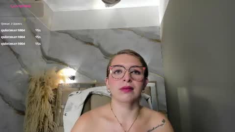 Snapshot of _isaabellaa chatting on 07/06/26, 03:14 Isa online show from 07/06/26, 03:14