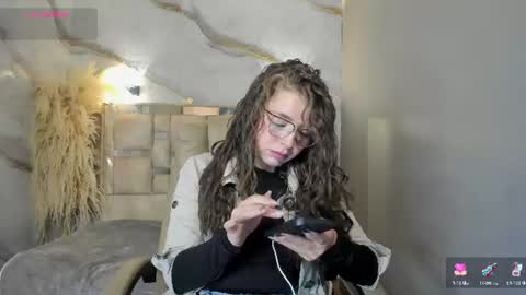 Snapshot of _isaabellaa chatting on 07/10/26, 01:36 Isa online show from 07/10/26, 01:36