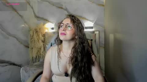 Snapshot of _isaabellaa chatting on 07/11/26, 12:30 Isa online show from 07/11/26, 12:30