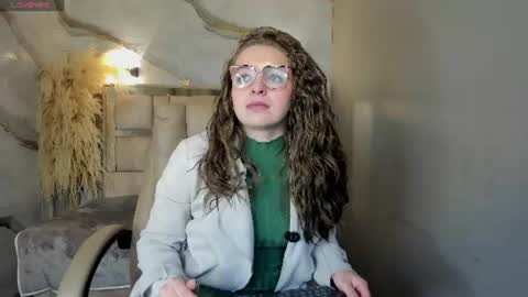 Snapshot of _isaabellaa chatting on 07/12/26, 01:24 Isa online show from 07/12/26, 01:24