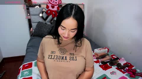 Snapshot of _isabella_2 chatting on 03/26/26, 09:42 Isa online show from 03/26/26, 09:42