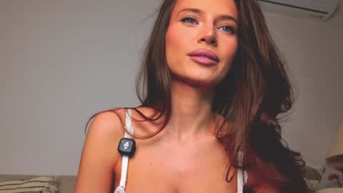 Snapshot of _isiah chatting on 01/13/26, 11:10 isia online show from 01/13/26, 11:10