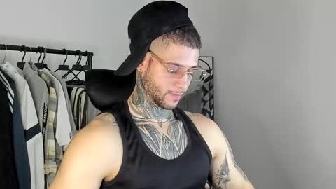 Snapshot of _jamesleandros chatting on 11/11/25, 11:16 jeison online show from 11/11/25, 11:16