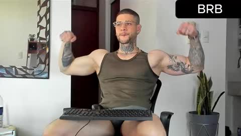 Snapshot of _jamesleandros chatting on 11/15/25, 01:07 jeison online show from 11/15/25, 01:07