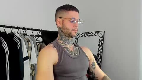 Snapshot of _jamesleandros chatting on 11/26/25, 04:41 jeison online show from 11/26/25, 04:41