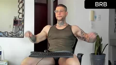 Snapshot of _jamesleandros chatting on 12/05/25, 11:19 jeison online show from 12/05/25, 11:19