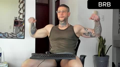 Snapshot of _jamesleandros chatting on 12/14/25, 07:40 jeison online show from 12/14/25, 07:40