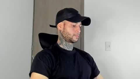 Snapshot of _jamesleandros chatting on 01/09/26, 11:17 jeison online show from 01/09/26, 11:17