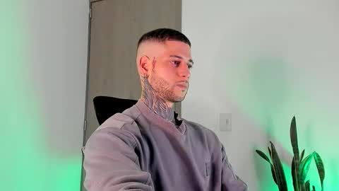 Snapshot of _jamesleandros chatting on 02/03/26, 01:15 jeison online show from 02/03/26, 01:15