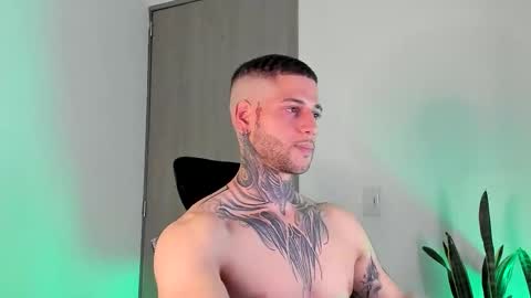 Snapshot of _jamesleandros chatting on 02/03/26, 02:53 jeison online show from 02/03/26, 02:53