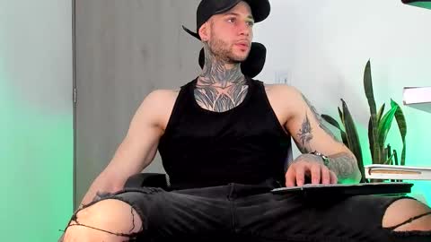 Snapshot of _jamesleandros chatting on 02/15/26, 06:26 jeison online show from 02/15/26, 06:26