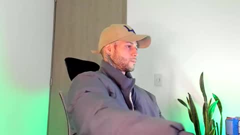 Snapshot of _jamesleandros chatting on 03/10/26, 02:38 jeison online show from 03/10/26, 02:38