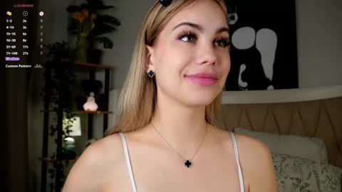 Snapshot of _jasminestea_ chatting on 03/09/25, 01:14 Candy online show from 03/09/25, 01:14