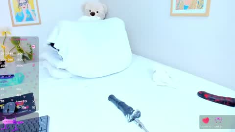 _jasminnee_ online show from 05/01/26, 01:37