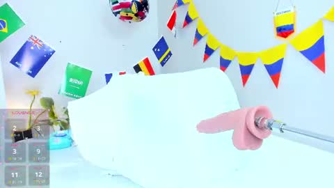 _jasminnee_ online show from 06/11/26, 02:04