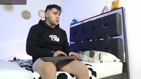 Snapshot of _jhossua_and_valerio_ chatting on 02/08/26, 10:57 JHOSSUA VALERIO online show from 02/08/26, 10:57