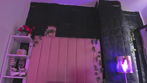 Snapshot of _johana18 chatting on 02/20/26, 01:44 Mia online show from 02/20/26, 01:44